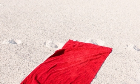 Красное полотенце